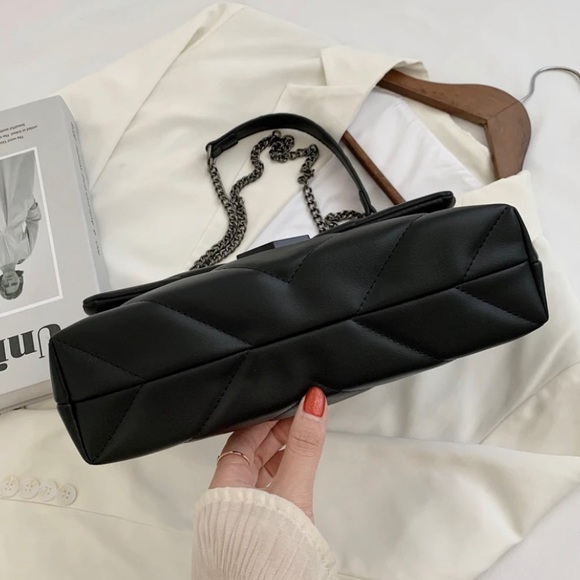 Black Envelope Bag with Chain Strap - Picture 3 of 7